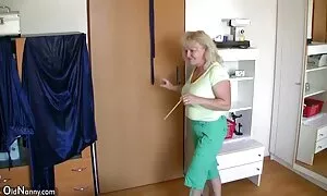 Troia slut fare nonne anziane nude sesso con un sacco di piacere