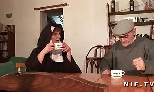 In grado di fare nonne pelose lesbiche sesso con le ragazze