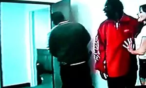 Sexy vite dando pompino e anale video porno di nonne mature
